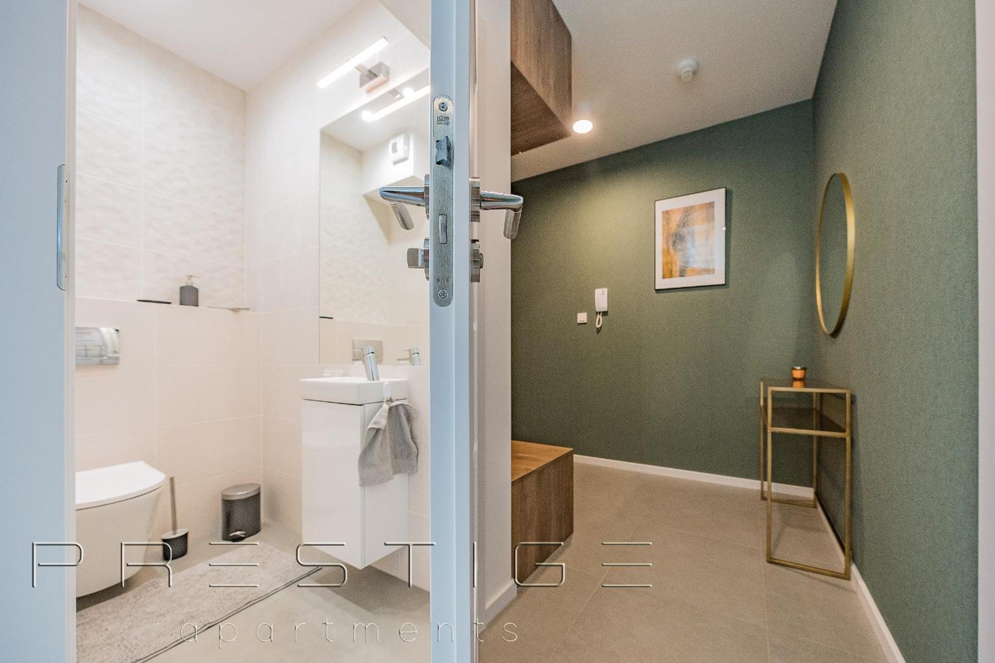 Prestige Modern Tower Apartment *